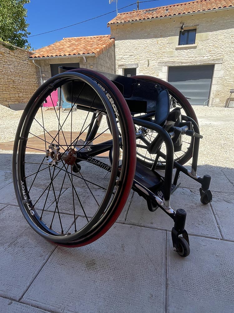 Modification d’un fauteuil roulant suite à un problème de hauteur